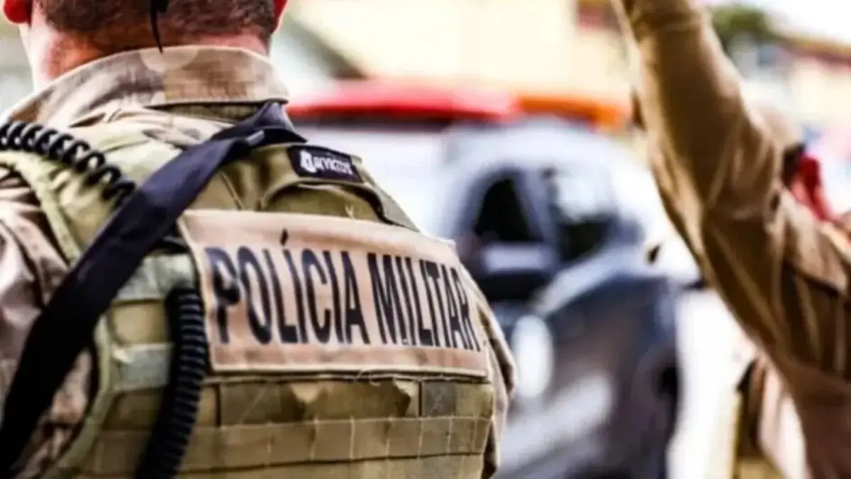 Corpo decapitado e com ossos quebrados é encontrado dentro de carro Biguaçu