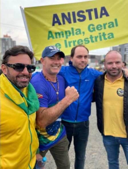 Manifestações bolsonaristas em SC: apoiadores de Jair Bolsonaro se reúnem em diferentes cidades