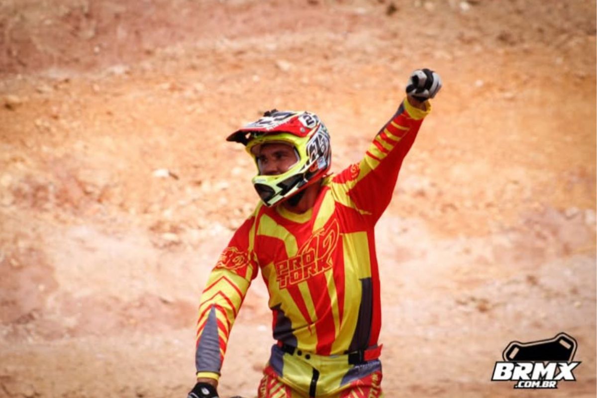 Lenda do motocross brasileiro, ‘Chumbinho’ Becker morre em acidente em SC