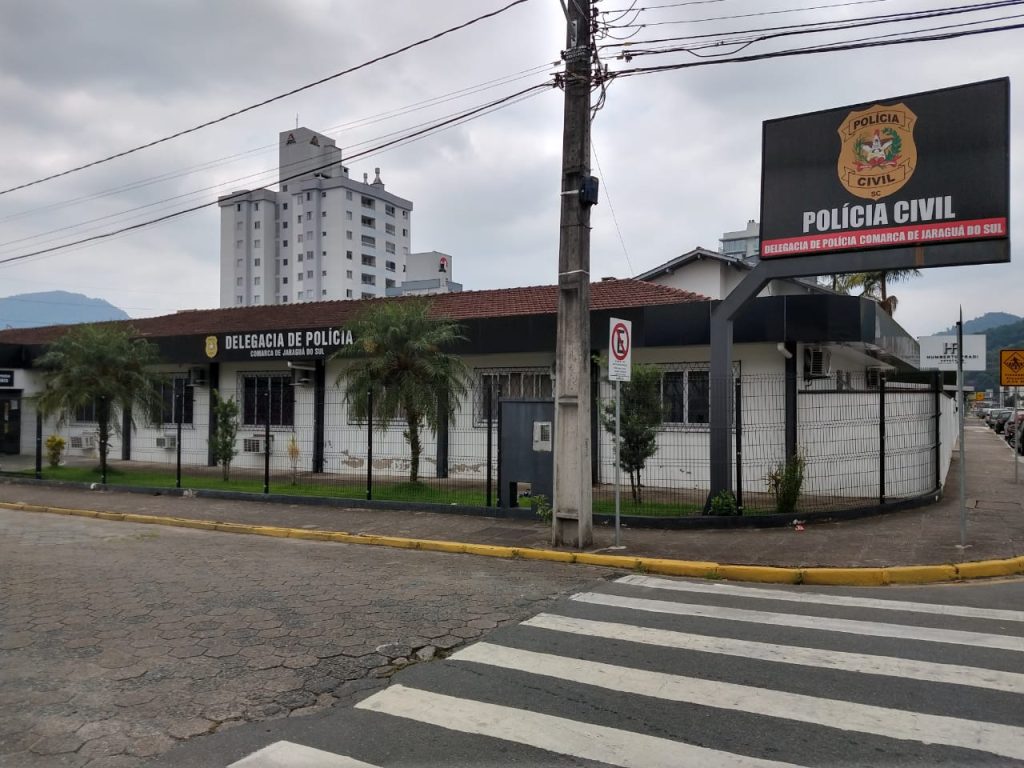 Concessionária some após denúncias de golpes em Jaraguá do Sul; prejuízo pode passar de R$ 1 milhão